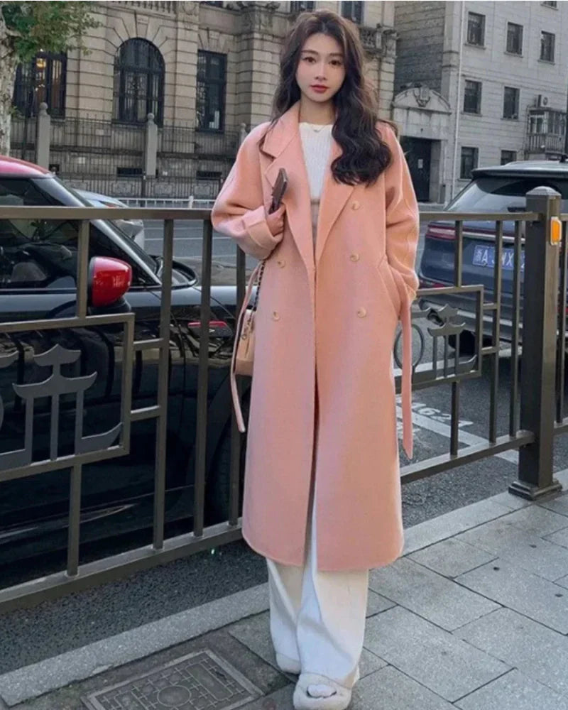 Dinah -  時代を超えたウールトレンチコート