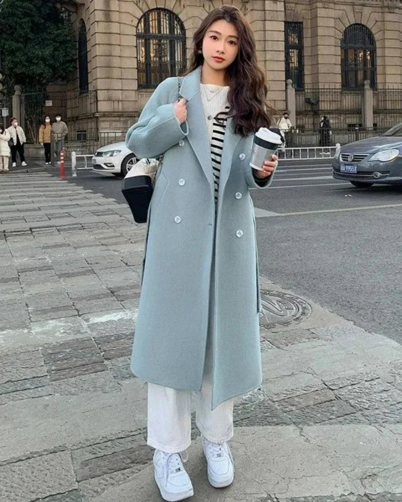 Dinah -  時代を超えたウールトレンチコート